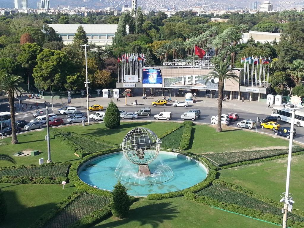 Walk In Hotel Izmir Exterior photo