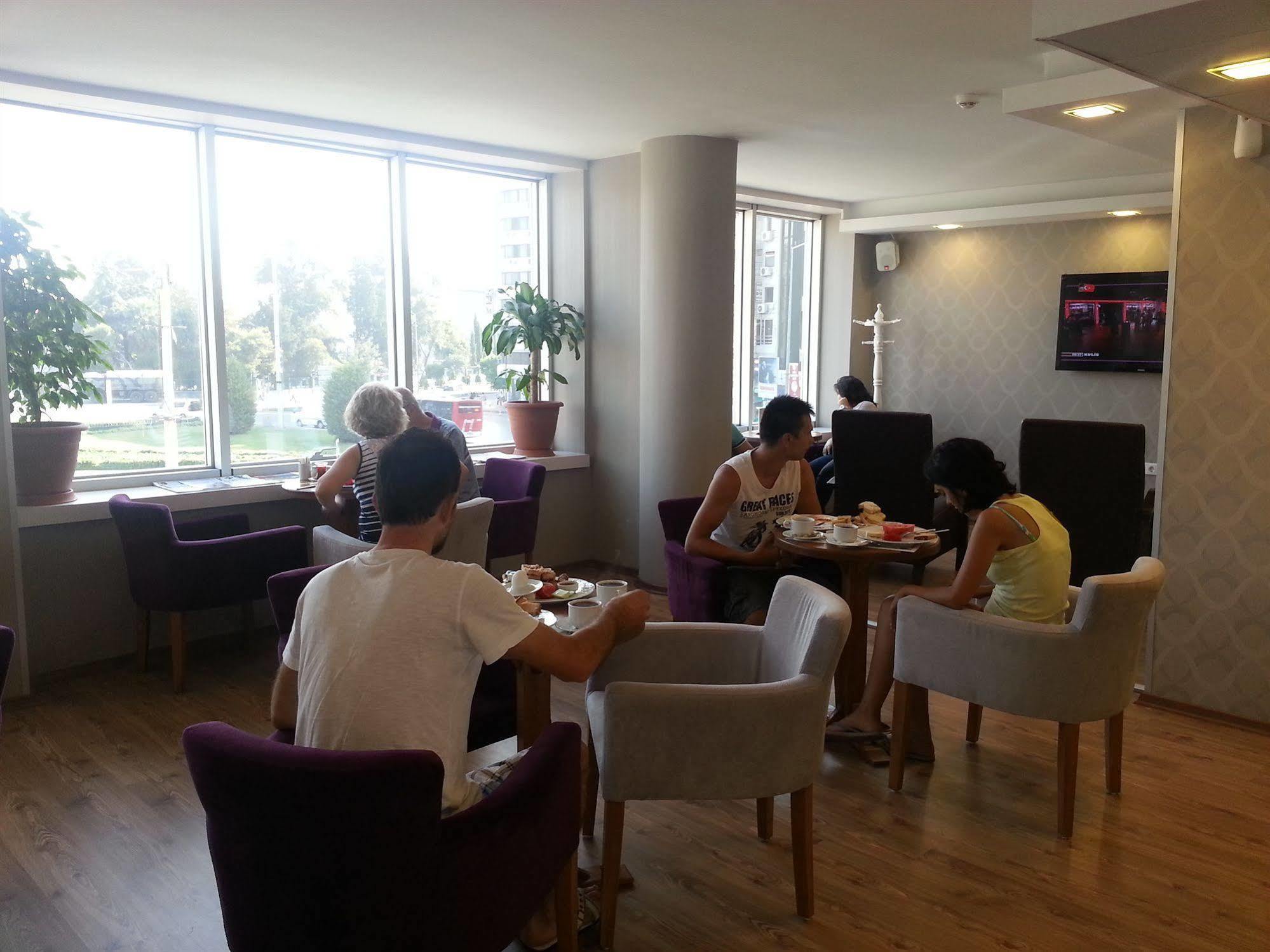 Walk In Hotel Izmir Exterior photo
